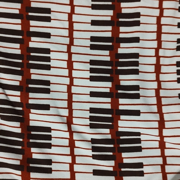 LuLaRoe Piano Keys Tall and Curvy Leggings - Picture 9 of 11